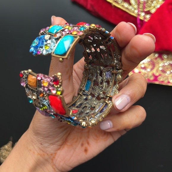 Gorgeous jewelled bracelet 🎉🌈 - Picture 4 of 4